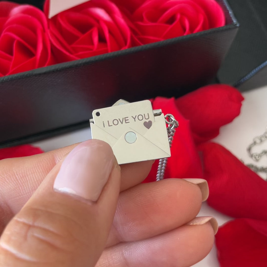 Jonnah Ketting Met Geheime Boodschap Ik Hou Van Je