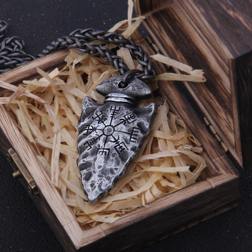| "Helm of Awe" Viking Ketting + Elegante Gift Box
